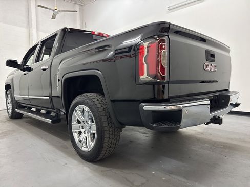 Used 2018 GMC Sierra 1500 SLT image 16