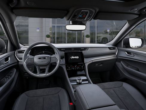 New 2025 Jeep Grand Cherokee L Altitude image 14
