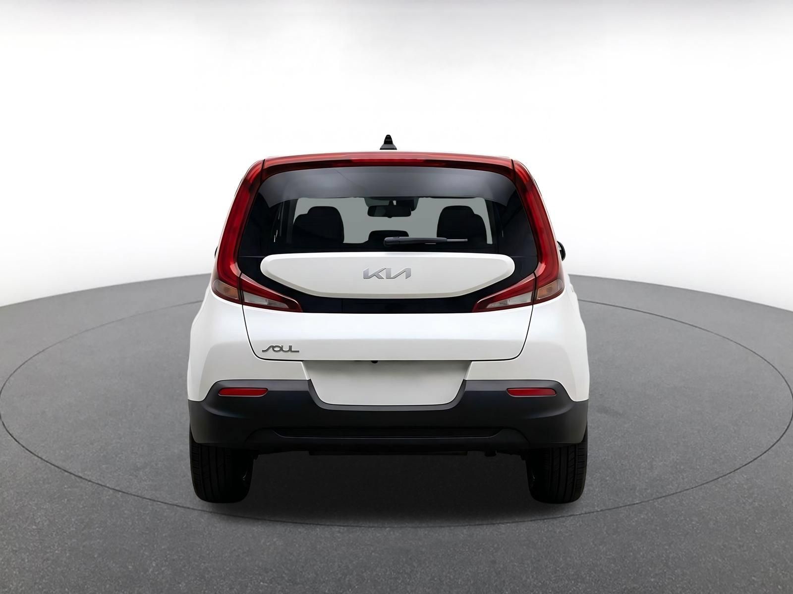 Used 2025 Kia Soul LX w/ LX Technology Package FWD image 7