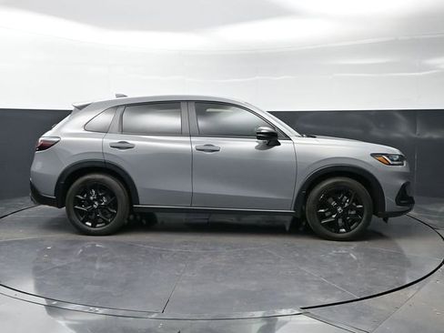 Certified 2025 Honda HR-V Sport image 4