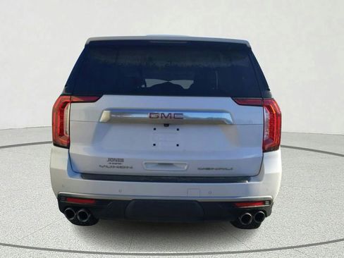 Used 2023 GMC Yukon XL Denali image 5