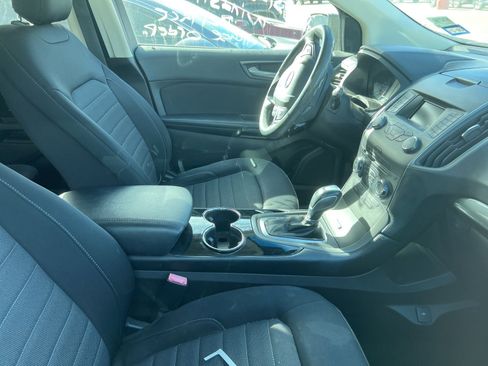 Used 2017 Ford Edge SE image 6