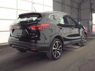 Used 2018 Nissan Rogue Sport SL video 2