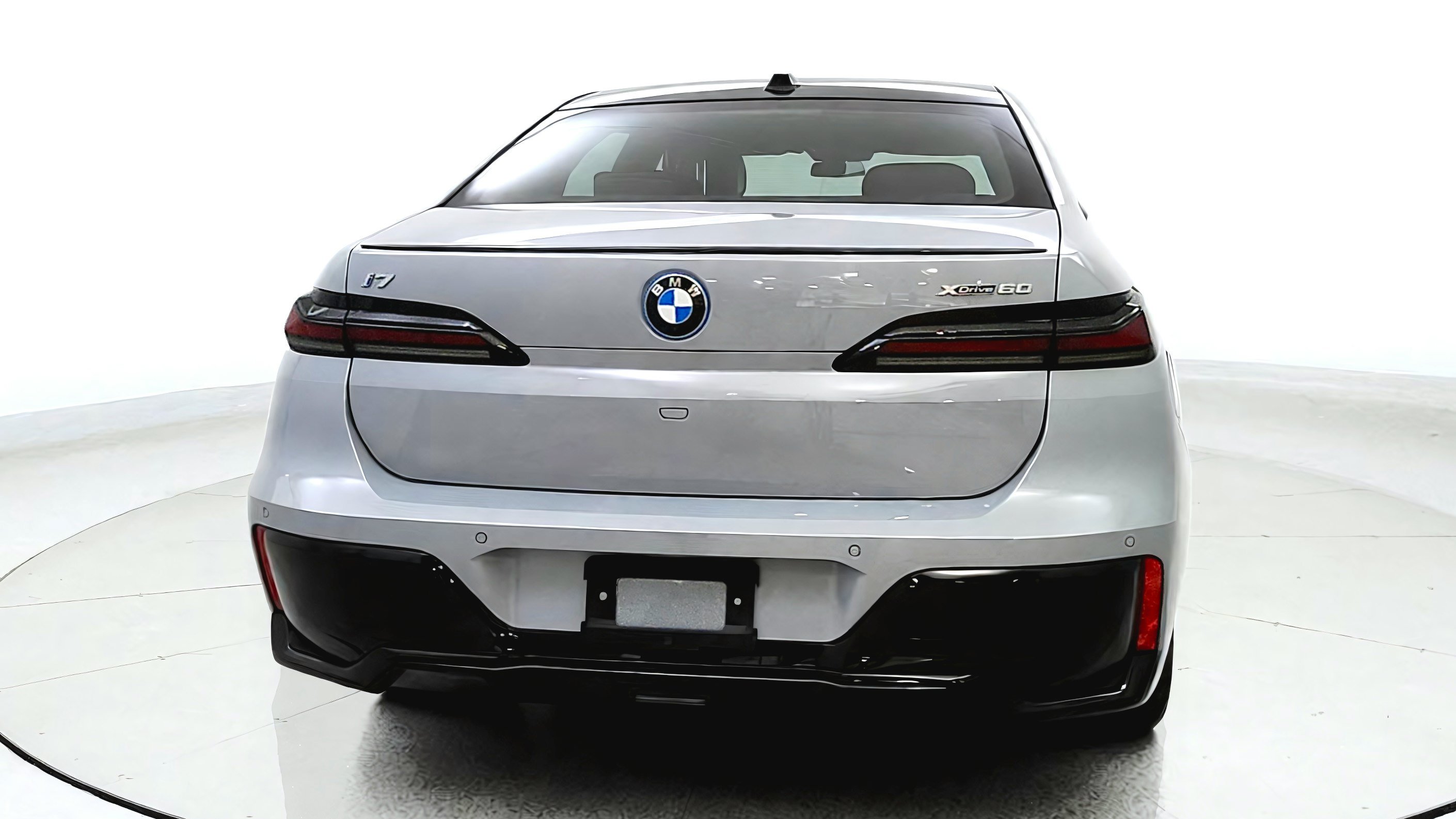 Used 2023 BMW i7 xDrive60 w/ Parking Assistance Package AWD/4WD image 6
