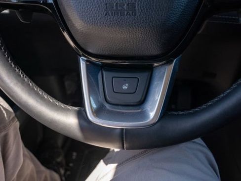 Used 2025 Honda Pilot Elite image 21