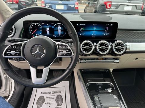 Used 2022 Mercedes-Benz GLB 250 4MATIC image 13