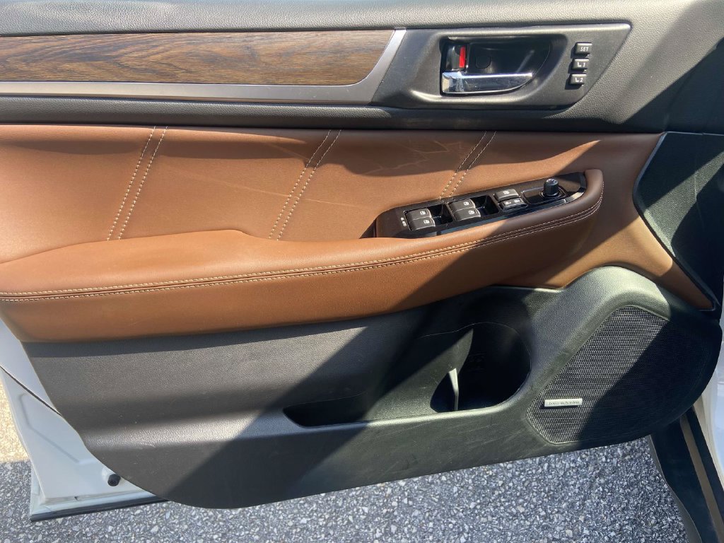 Used 2019 Subaru Outback 3.6R Touring AWD/4WD image 13
