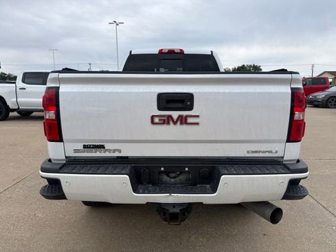 Used 2018 GMC Sierra 2500 Denali w/ Duramax Plus Package AWD/4WD image 4