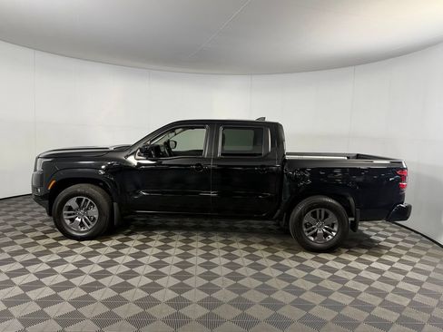 Used 2025 Nissan Frontier SV w/ SV Convenience Package RWD image 11