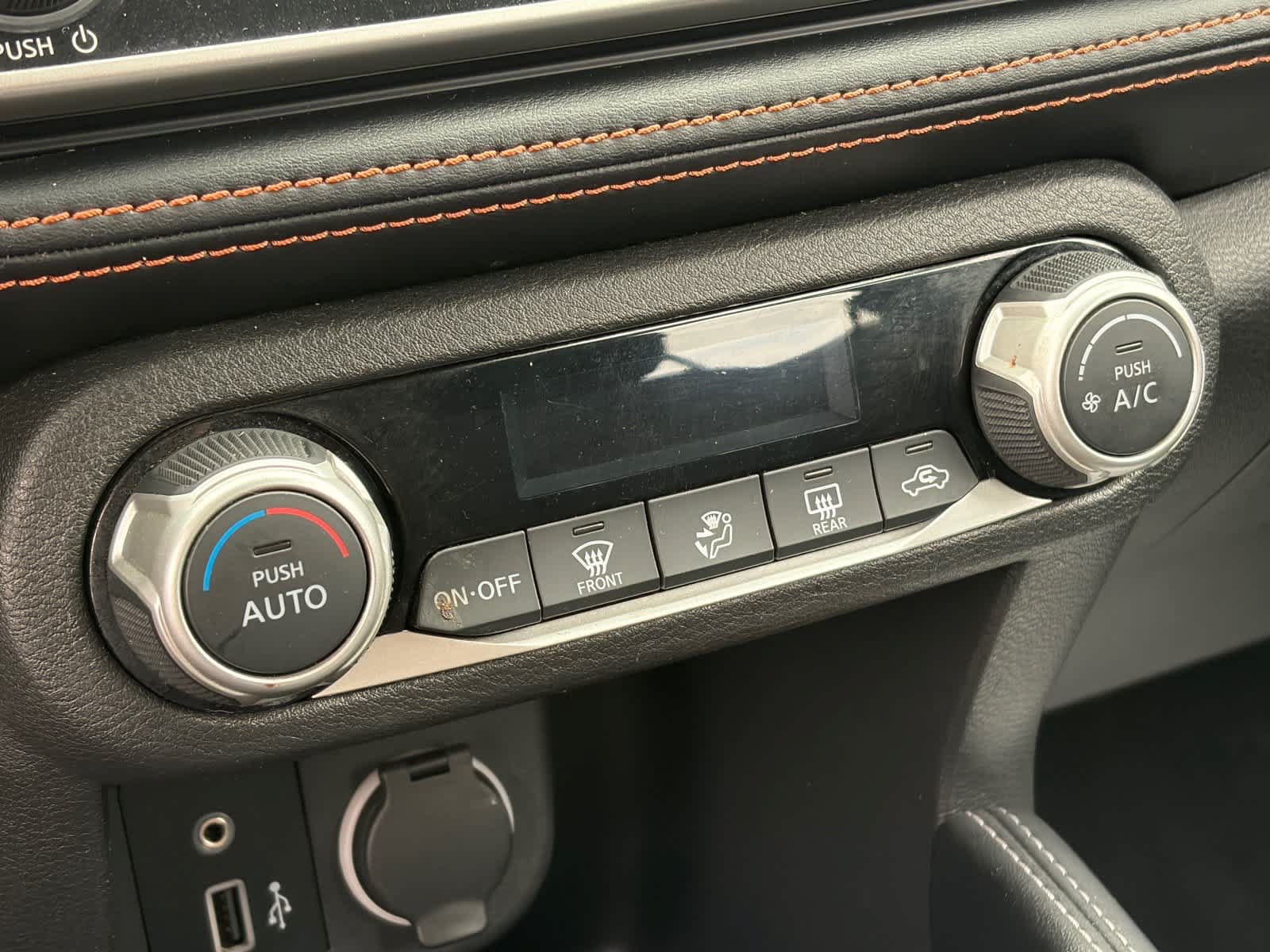 Certified 2019 Nissan Kicks SR FWD image 17