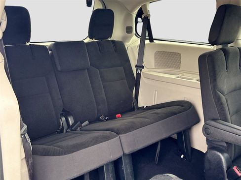 Used 2019 Dodge Grand Caravan SE image 27