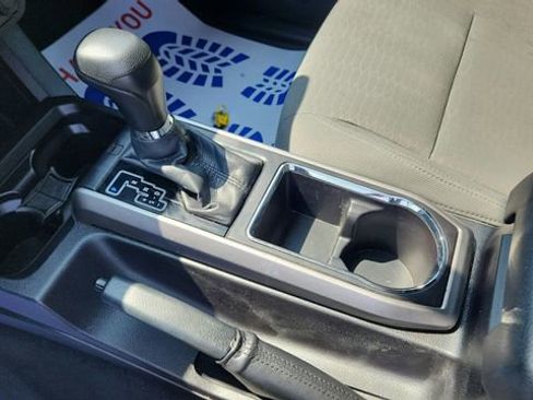 Used 2016 Toyota Tacoma SR5 RWD image 14