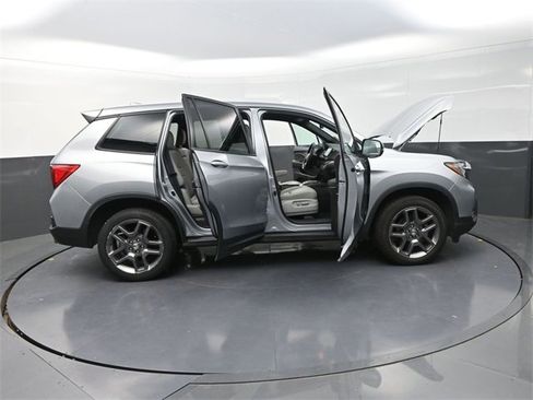 Used 2023 Honda Passport EX-L image 42