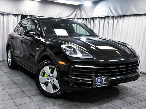 Used 2020 Porsche Cayenne E-Hybrid image 3