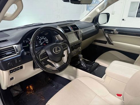 Used 2020 Lexus GX 460 Premium w/ Premium Package image 14