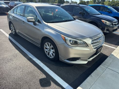 Used 2017 Subaru Legacy 2.5i Premium AWD/4WD image 7