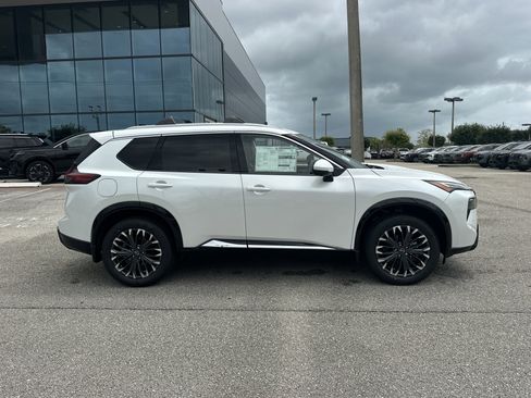 New 2026 Nissan Rogue Platinum AWD/4WD image 6
