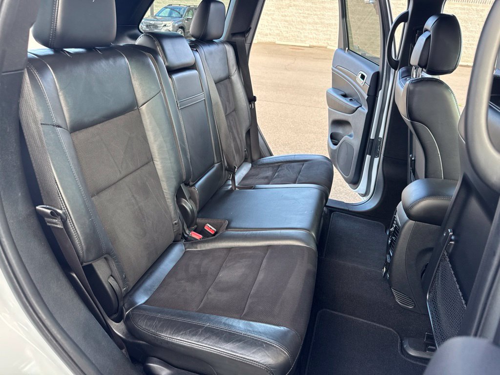Used 2020 Jeep Grand Cherokee Altitude AWD/4WD image 14