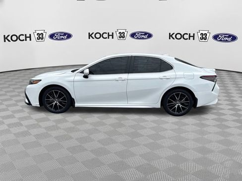 Used 2024 Toyota Camry SE w/ Cold Weather Package FWD image 4