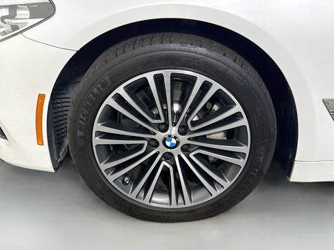 Used 2018 BMW 530i RWD image 38