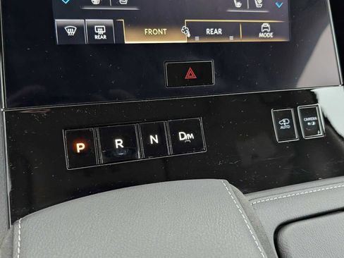 Used 2025 INFINITI QX80 Sensory image 15