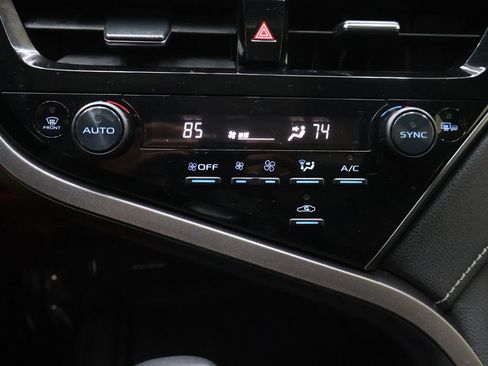 Used 2022 Toyota Camry SE image 23