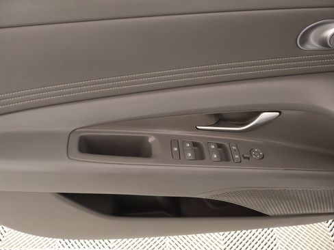 Certified 2025 Hyundai Elantra SEL FWD image 15
