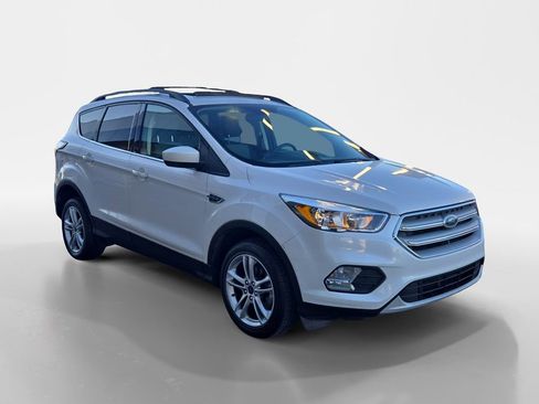 Used 2018 Ford Escape SE w/ SE Sync 3 Package image 8
