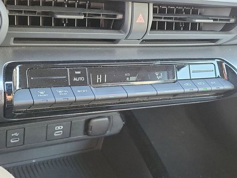 Used 2024 Toyota Prius LE image 26