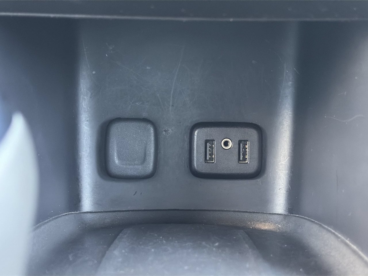 Used 2017 GMC Acadia SLE FWD image 27