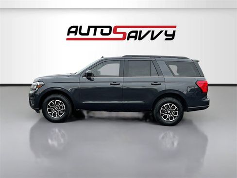 Used 2024 Ford Expedition XLT image 4