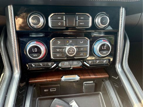 Used 2023 GMC Yukon Denali Ultimate AWD/4WD image 25