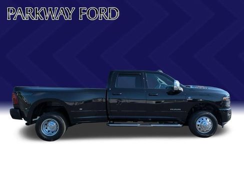 Used 2025 RAM 3500 Laramie w/ Sport Appearance Package AWD/4WD image 6