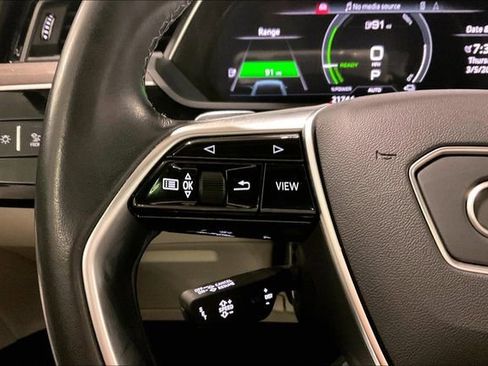 Used 2024 Audi Q8 e-tron Premium Plus w/ Premium Plus Package image 18