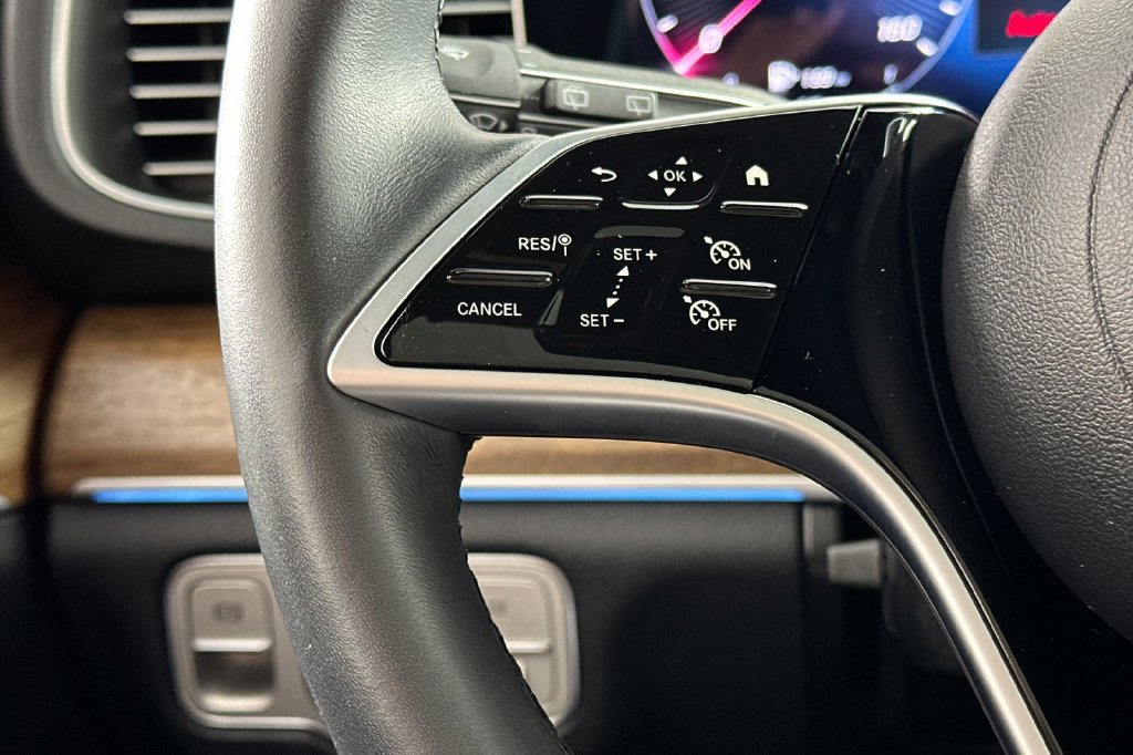 Certified 2025 Mercedes-Benz GLE 450 4MATIC image 29