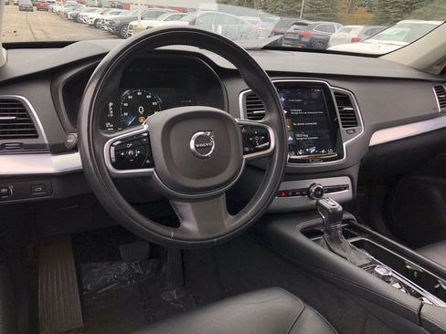 Used 2018 Volvo XC90 T5 Momentum w/ Convenience Package image 16