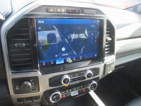 Used 2022 Ford F250 Lariat w/ Black Appearance Package image 24