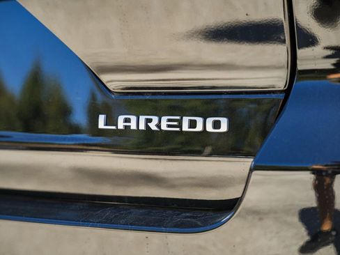 New 2025 Jeep Grand Cherokee Laredo X w/ Luxury Tech Group I image 7