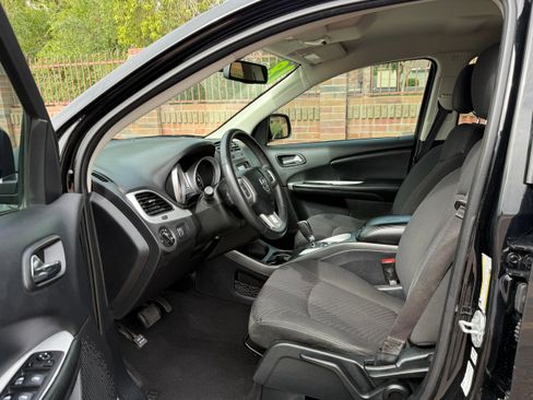 Used 2018 Dodge Journey SXT w/ Blacktop Package image 6