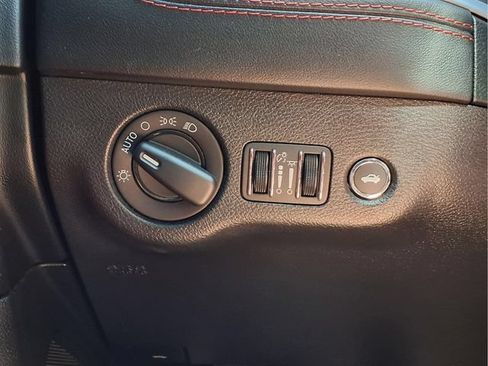 Used 2022 Dodge Charger Scat Pack RWD image 11