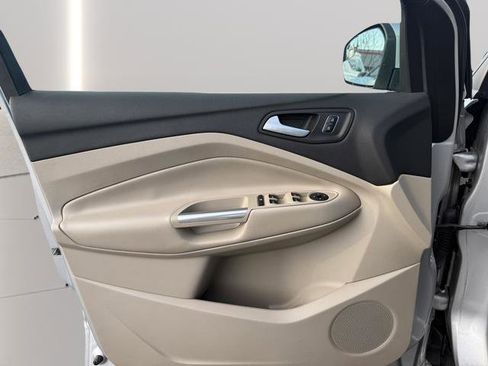 Used 2017 Ford Escape SE image 19