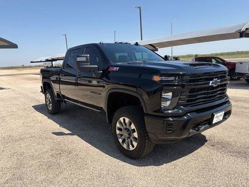 Used 2026 Chevrolet Silverado 2500 Custom w/ Custom Convenience Package AWD/4WD image 3