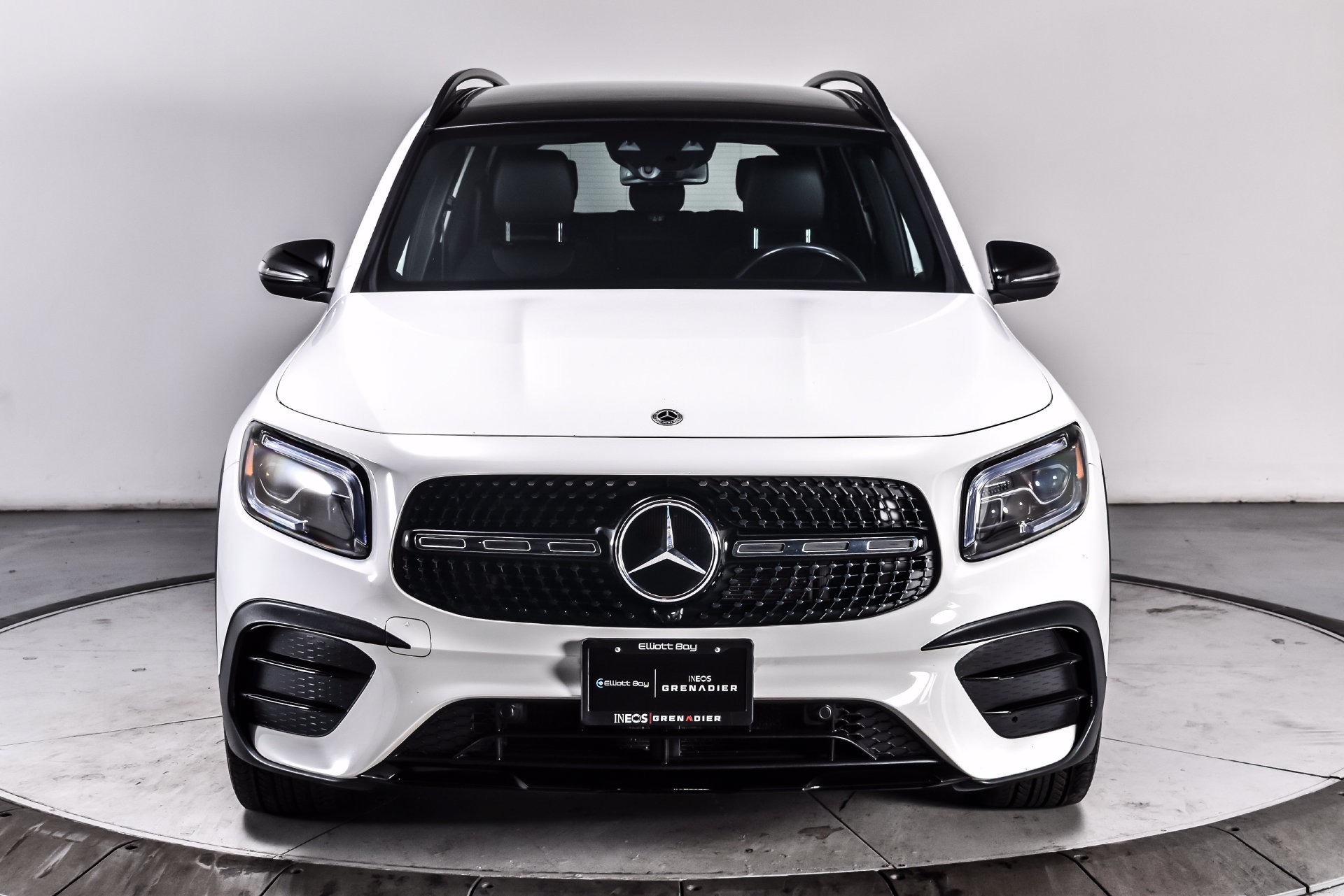 Used 2022 Mercedes-Benz GLB 250 4MATIC w/ AMG Line image 2
