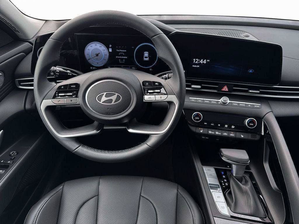 New 2026 Hyundai Elantra Limited FWD image 17