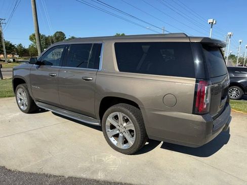 Used 2016 GMC Yukon XL SLT w/ Open Road Package AWD/4WD image 9