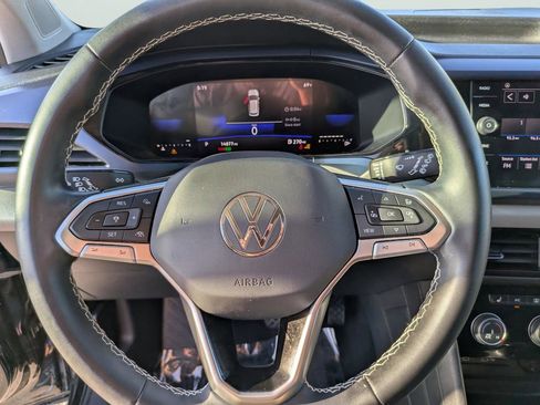 Certified 2023 Volkswagen Taos SE FWD image 25
