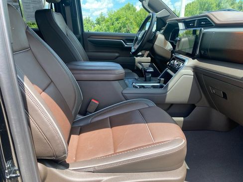Used 2024 GMC Sierra 1500 Denali AWD/4WD image 32