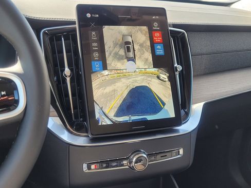 New 2026 Volvo XC90 B6 Plus w/ Protection Package image 19