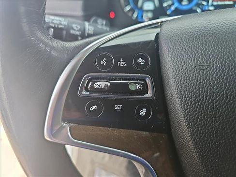 Used 2019 Cadillac Escalade Premium Luxury image 22