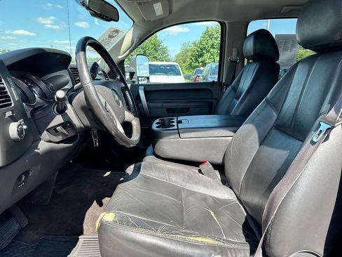 Used 2014 Chevrolet Silverado 2500 LT w/ Interior Plus Package AWD/4WD image 18
